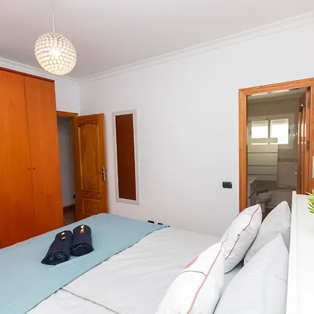 Happy Waves * Las Palmas de Gran Canaria